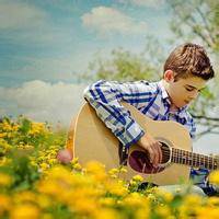 男生捧花遮脸头像