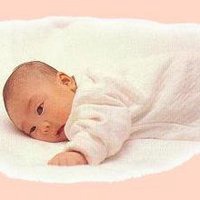 男生趴着的头像