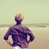 男生远景全身照微信头像