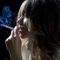 社会姐抽烟头像