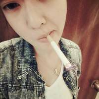 社会姐抽烟头像