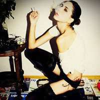 社会姐抽烟头像