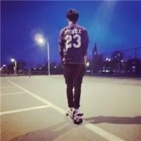 酷酷头像男生背影图片