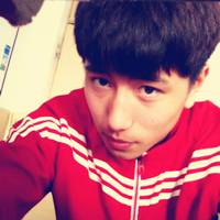 青少年头像男17岁照片