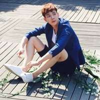 青少年头像男17岁照片