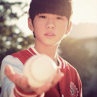 青少年头像男17岁照片