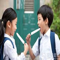 小男孩吃雪糕头像