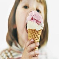 小男孩吃雪糕头像