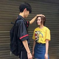 摸头杀情侣头像一对