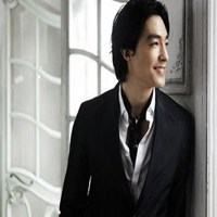 混血帅气男生头像