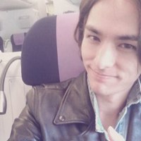 混血帅气男生头像