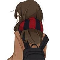 背背包的女生背影头像