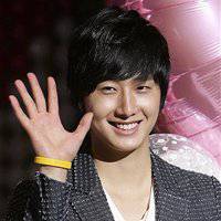 丁一宇头像高清图片大全_名人丁一宇真实头像大图下载