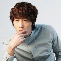 丁一宇头像高清图片大全_名人丁一宇真实头像大图下载