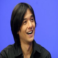 冯德伦头像高清图片大全_名人冯德伦真实头像大图下载