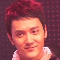 冯绍峰头像高清图片大全_名人冯绍峰真实头像大图下载