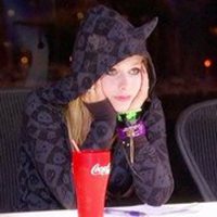 艾薇儿头像高清图片大全_名人艾薇儿真实头像大图下载