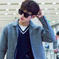 董力头像高清图片大全_名人董力真实头像大图下载