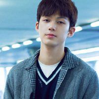 董力头像高清图片大全_名人董力真实头像大图下载