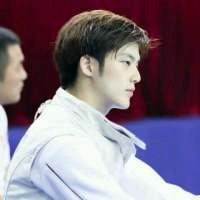 董力头像高清图片大全_名人董力真实头像大图下载