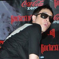 黄贯中头像高清图片大全_名人黄贯中真实头像大图下载