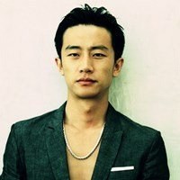 黄轩头像高清图片大全_名人黄轩真实头像大图下载