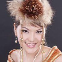 乌兰图雅头像高清图片大全_名人乌兰图雅真人头像大图下载