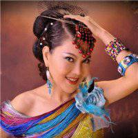 乌兰图雅头像高清图片大全_名人乌兰图雅真人头像大图下载