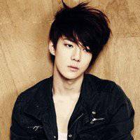 吴世勋头像高清图片大全_名人吴世勋真人头像大图下载