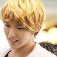 吴亦凡头像高清图片大全_名人吴亦凡真人头像大图下载