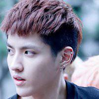 吴亦凡头像高清图片大全_名人吴亦凡真人头像大图下载