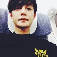 尹正头像高清图片大全_名人尹正真人头像大图下载