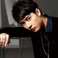 张丹峰头像高清图片大全_名人张丹峰真人头像大图下载