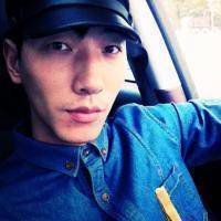 张亮头像高清图片大全_名人张亮真人头像大图下载