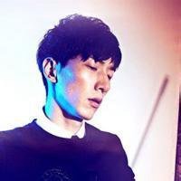 张亮头像高清图片大全_名人张亮真人头像大图下载