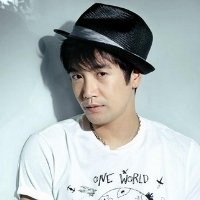 张智尧头像高清图片大全_名人张智尧真人头像大图下载