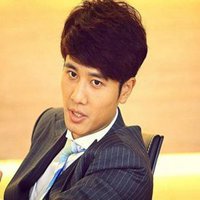 彭冠英头像高清图片大全_名人彭冠英真人头像大图下载