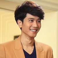 彭冠英头像高清图片大全_名人彭冠英真人头像大图下载