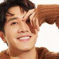 彭冠英头像高清图片大全_名人彭冠英真人头像大图下载