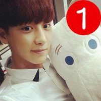 朴灿烈头像高清图片大全_名人朴灿烈真人头像大图下载