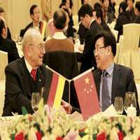 梁稳根头像高清图片大全_名人梁稳根真人头像大图下载