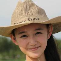 蒋依依头像高清图片大全_名人蒋依依真人头像大图下载