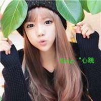 唯美手拿树叶头像