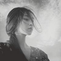 微信一个人孤独女人头像