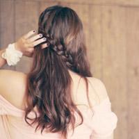 微信卷发头像女生 时尚好看女孩子卷发头像