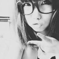 微信头像女生戴眼镜框