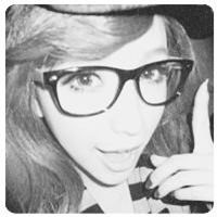 微信头像女生戴眼镜框