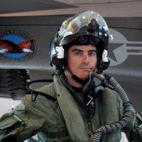 微信帅气飞行员头像