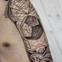 微信纹身花臂头像男生 手臂有纹身的男人头像