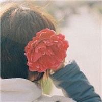 小清新带花头像女生_清新可爱女生戴花头像图片